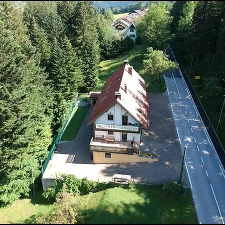 Apartmaji Kozelj Apartamento *